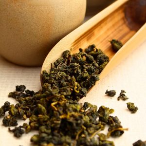 A-scoop-of-Fushoushan-High-Mountain-Oolong-Tea