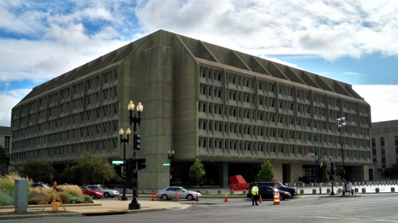 Matthew Bisanz, Hubert H. Humphrey Building. 2009. Wikimedia. November 17th, 2014. 